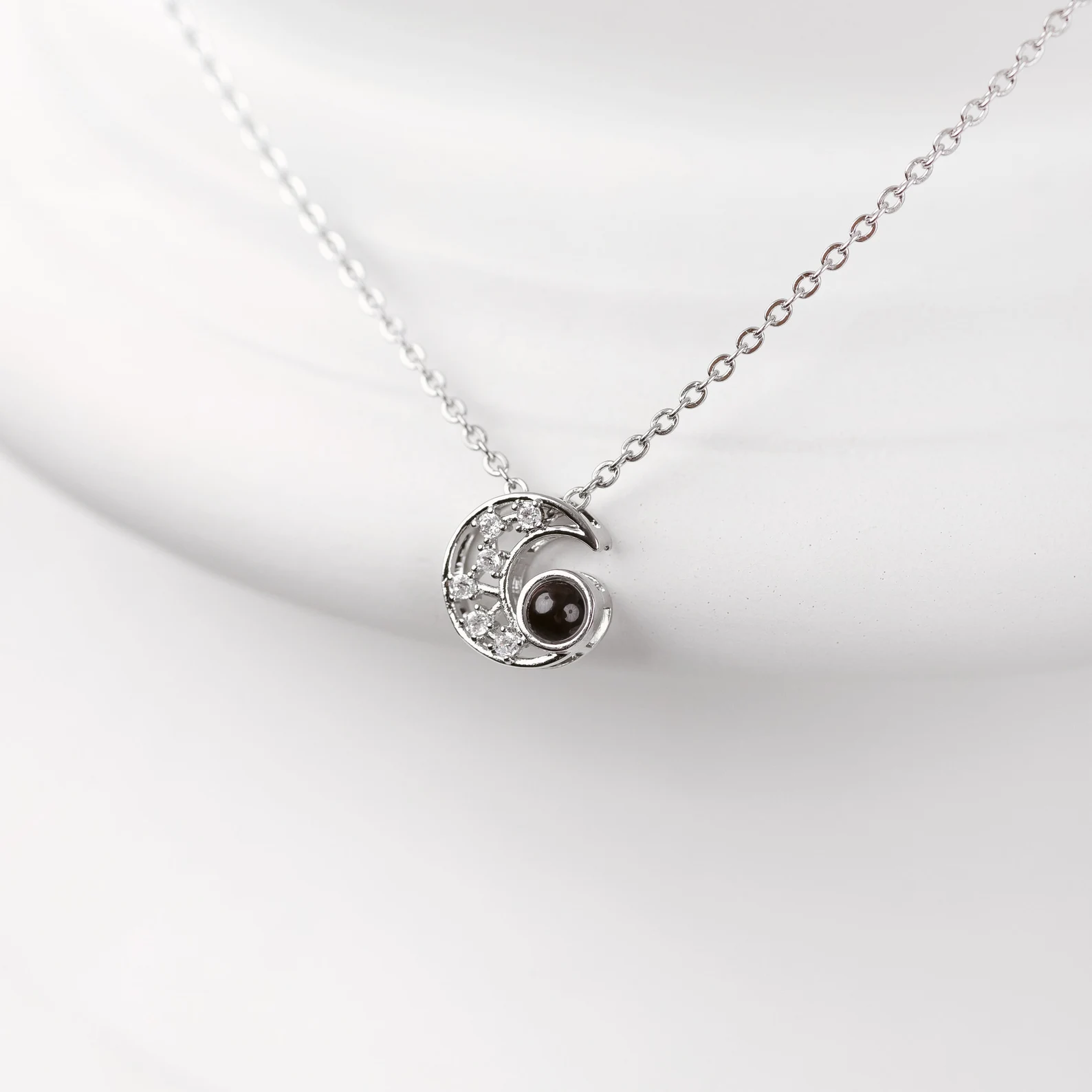 Pakabukas „Mėnuliukas” - Image 3